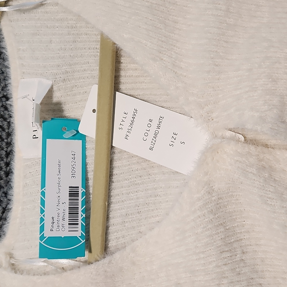 V neck sweater - Picture 5 of 6